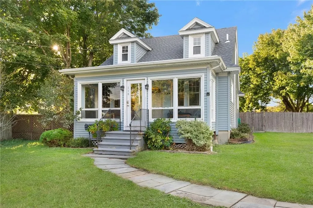 114 Ridgewood Road Middletown RI 02842