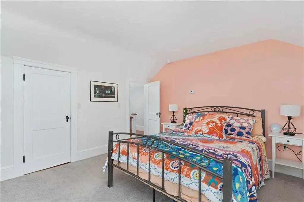 114 Ridgewood Road Middletown RI 02842