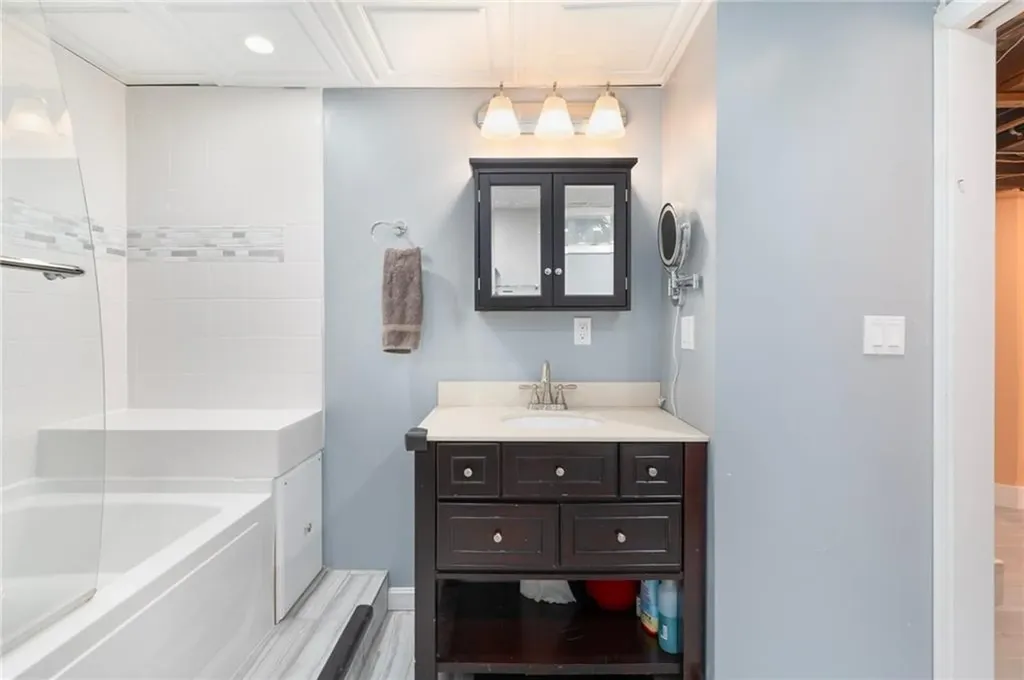 114 Ridgewood Road Middletown RI 02842