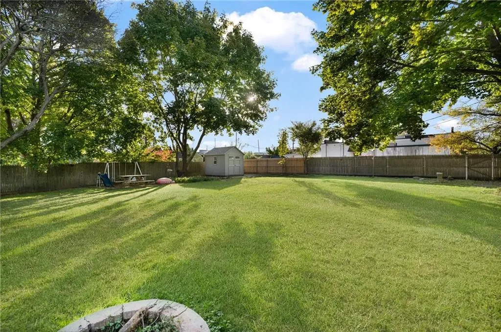 114 Ridgewood Road Middletown RI 02842