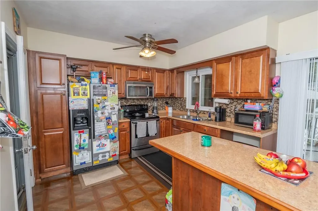 231 Hyde Street Cranston RI 02920