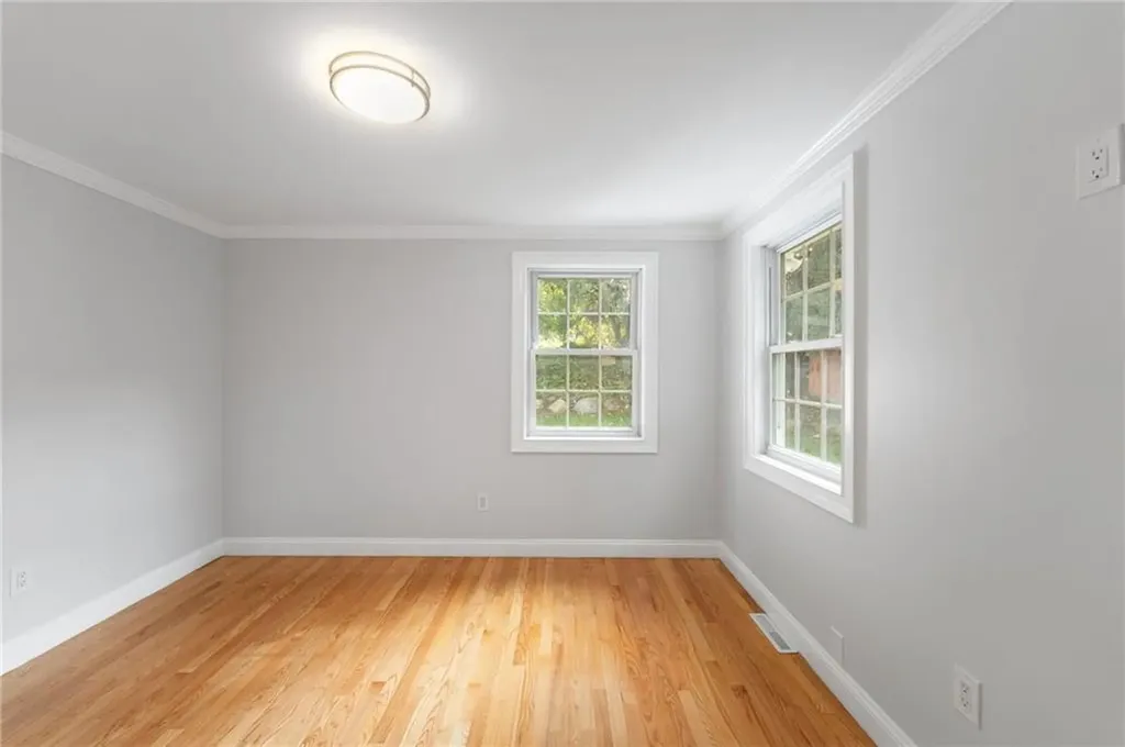 26 Carlton Avenue Warwick RI 02889
