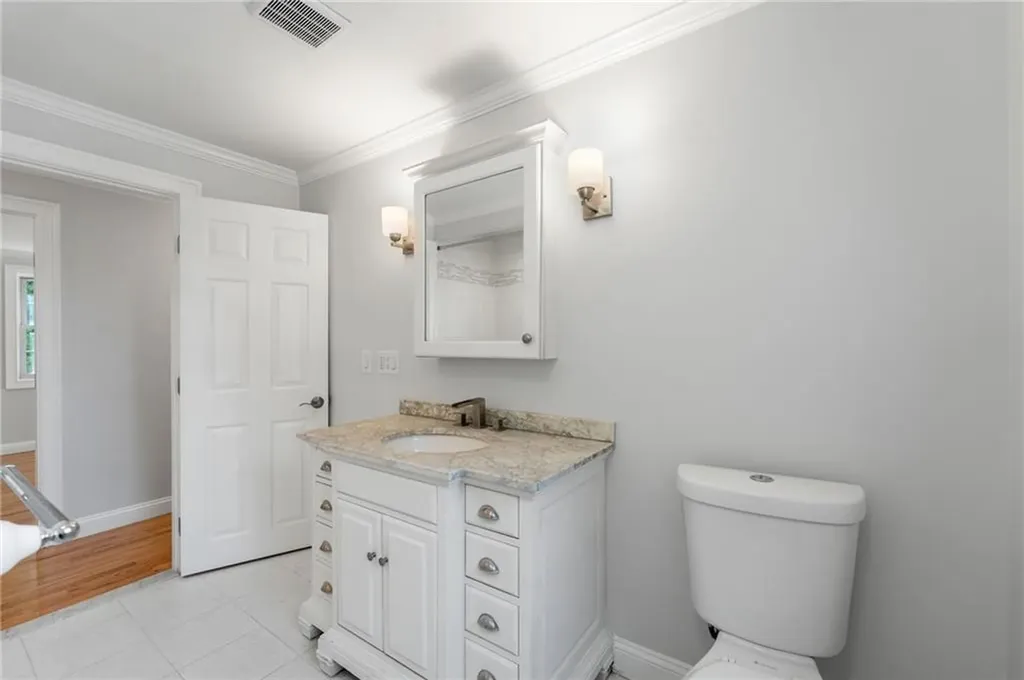 26 Carlton Avenue Warwick RI 02889