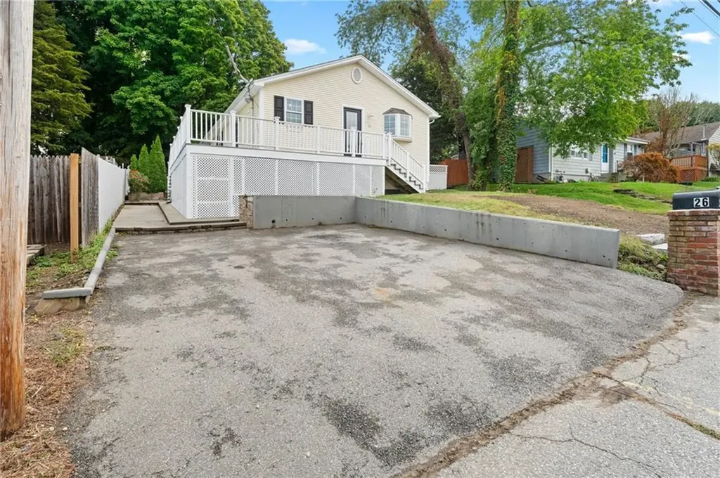 26 Carlton Avenue Warwick RI 02889