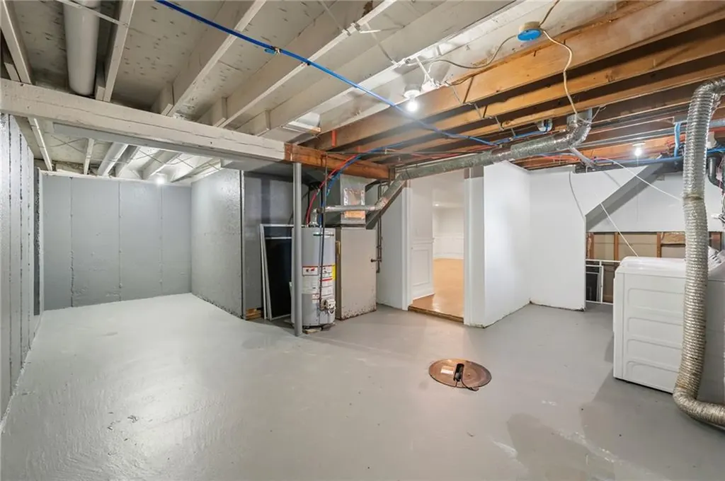 26 Carlton Avenue Warwick RI 02889