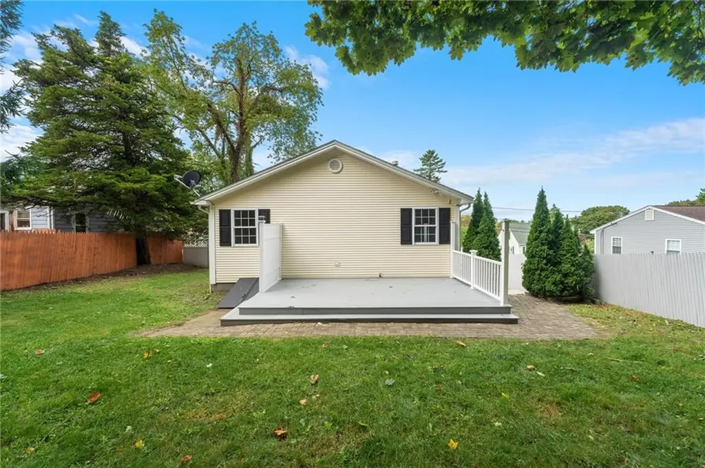 26 Carlton Avenue Warwick RI 02889