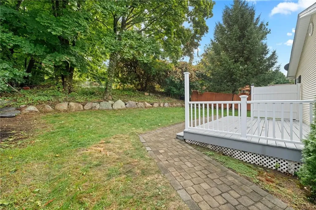 26 Carlton Avenue Warwick RI 02889