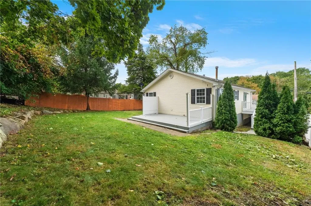 26 Carlton Avenue Warwick RI 02889