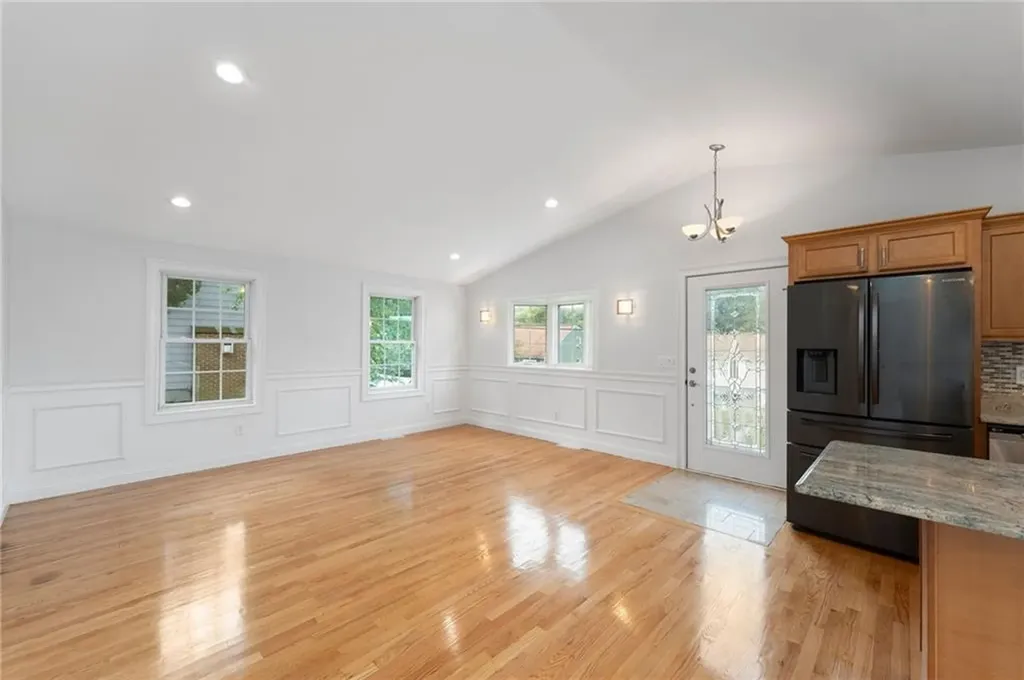26 Carlton Avenue Warwick RI 02889