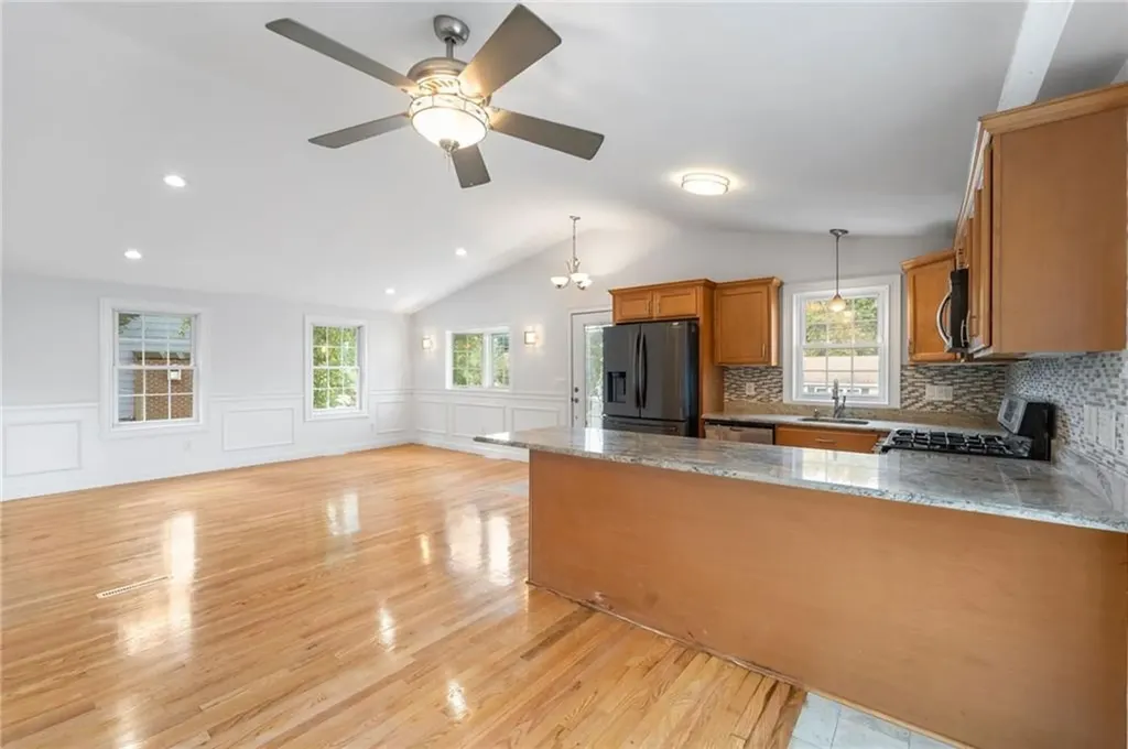 26 Carlton Avenue Warwick RI 02889
