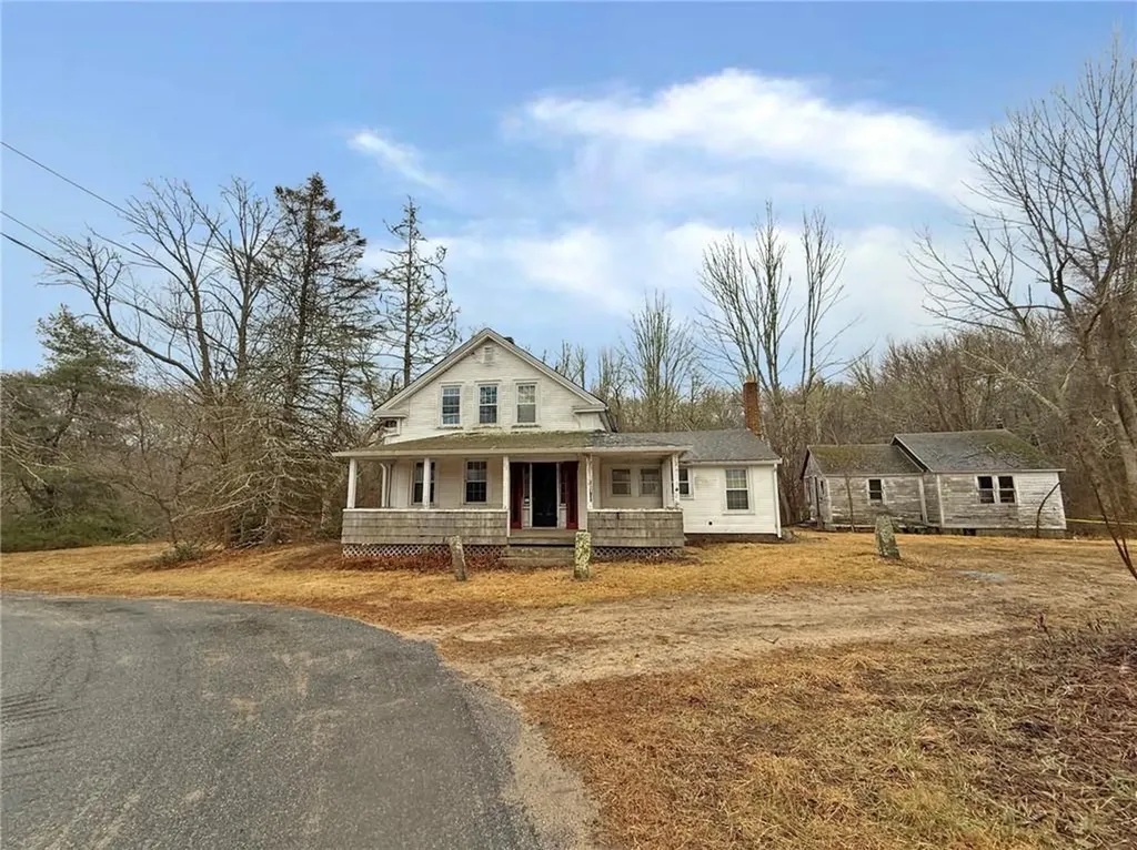 15 Newberry Lane Hopkinton RI 02832