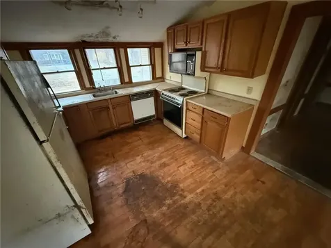 15 Newberry Lane Hopkinton RI 02832