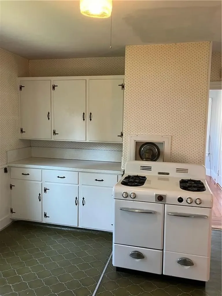 90 Richard Street Cranston RI 02910