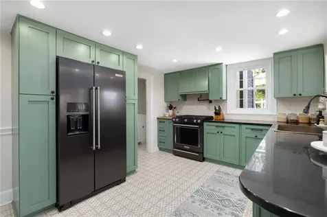 15 Division Street Warwick RI 02818