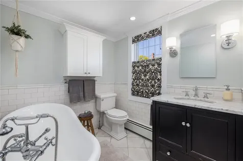 15 Division Street Warwick RI 02818