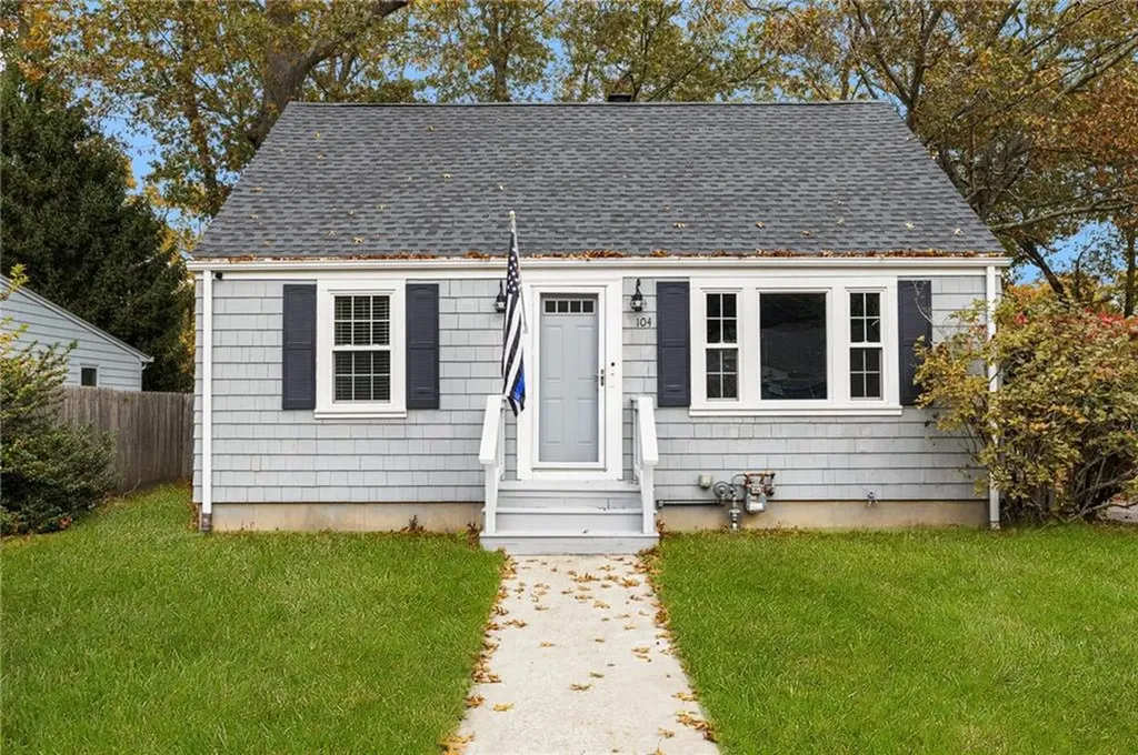 104 Horse Neck Road Warwick RI 02889