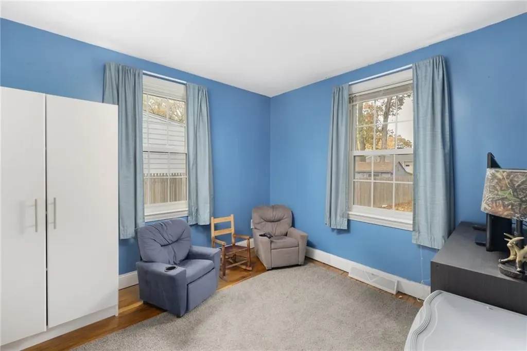104 Horse Neck Road Warwick RI 02889