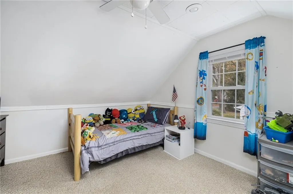 104 Horse Neck Road Warwick RI 02889
