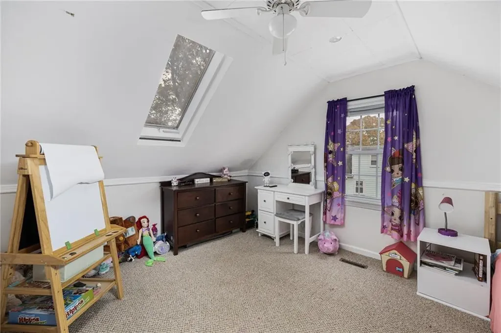104 Horse Neck Road Warwick RI 02889