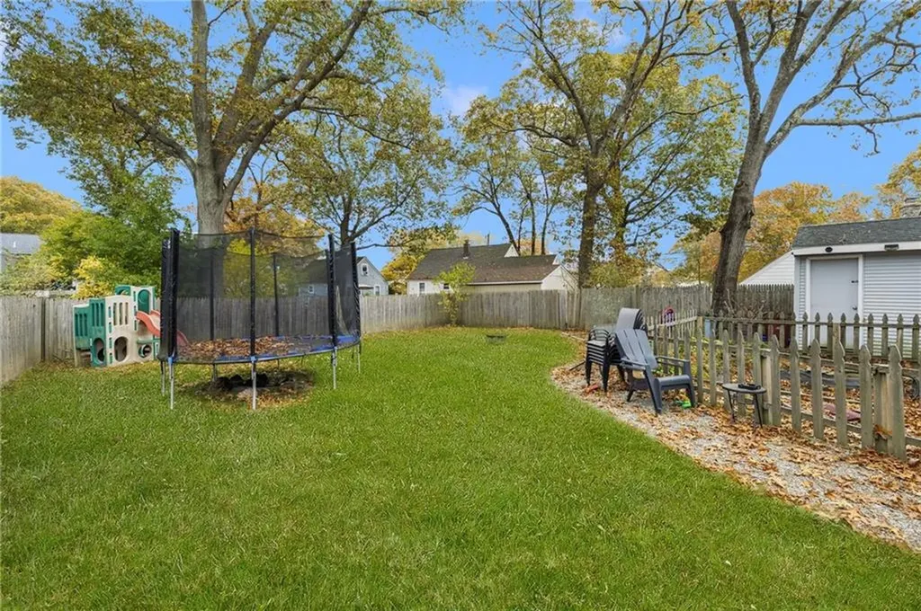 104 Horse Neck Road Warwick RI 02889