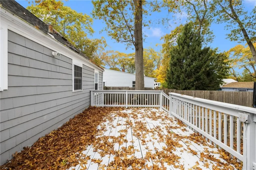 104 Horse Neck Road Warwick RI 02889