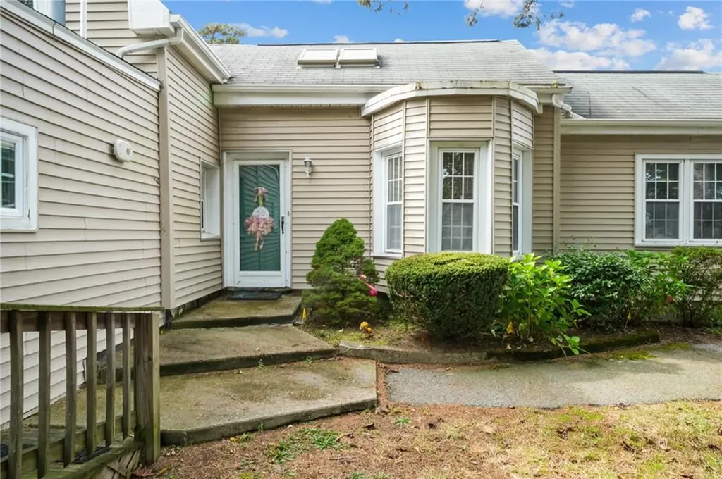 26 Alicant Street Providence RI 02908