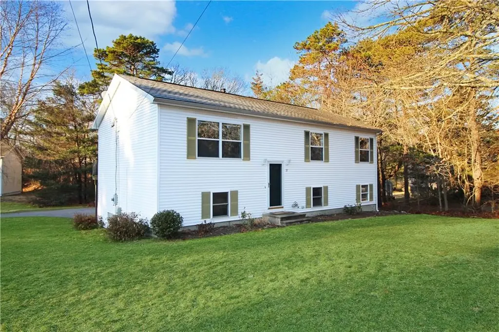 89 Old Post Road Westerly RI 02891