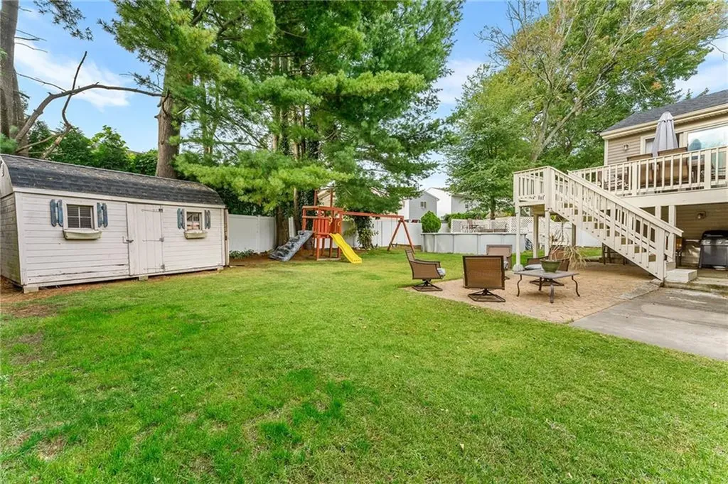 15 Blackberry Knoll Way Johnston RI 02919