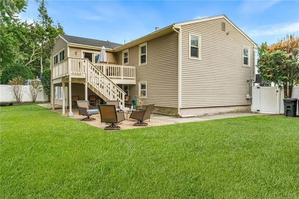 15 Blackberry Knoll Way Johnston RI 02919