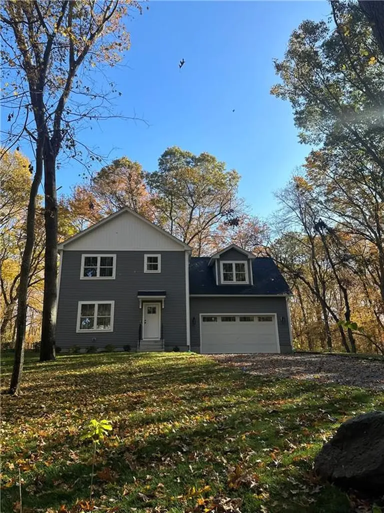 75 Half Moon Trail South Kingstown RI 02879
