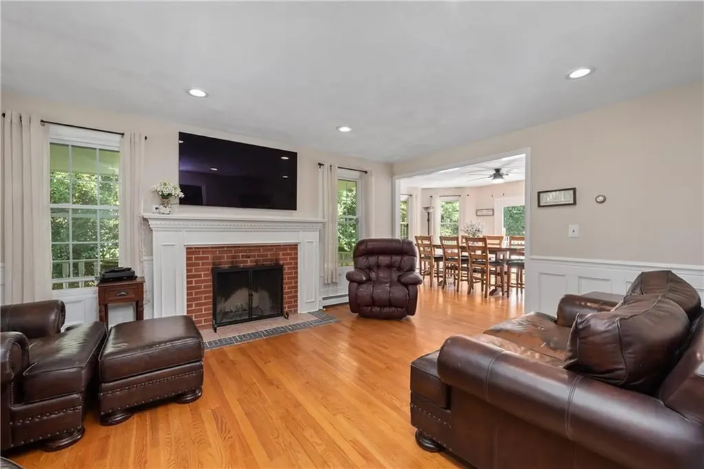 15 Mayflower Drive Cumberland RI 02864