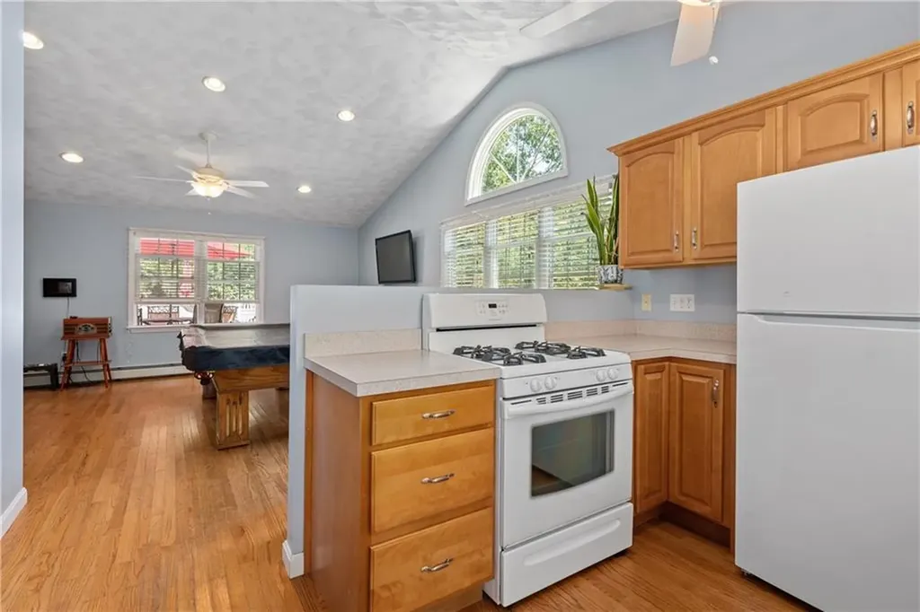 15 Mayflower Drive Cumberland RI 02864