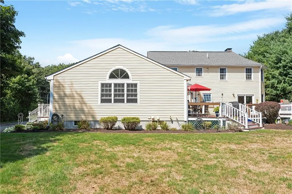 15 Mayflower Drive Cumberland RI 02864