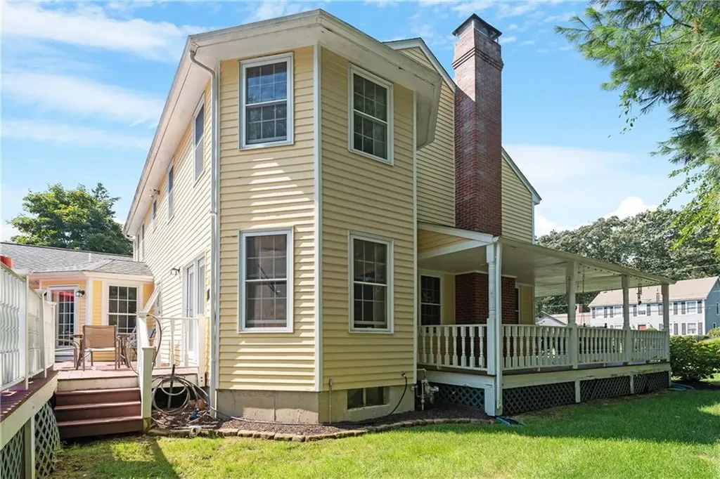 15 Mayflower Drive Cumberland RI 02864