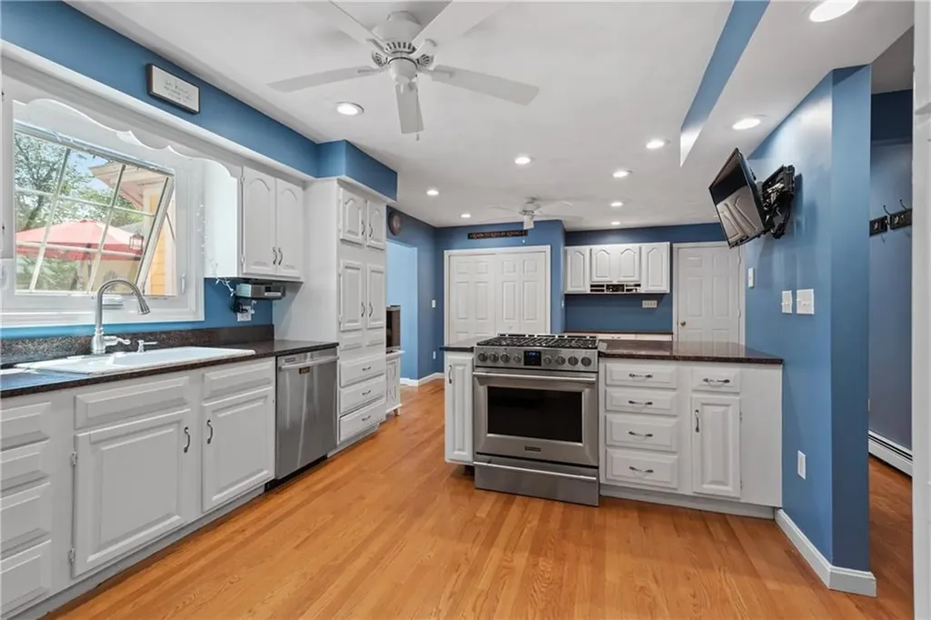 15 Mayflower Drive Cumberland RI 02864