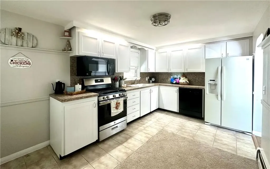 20 Fairgreen Drive West Warwick RI 02893