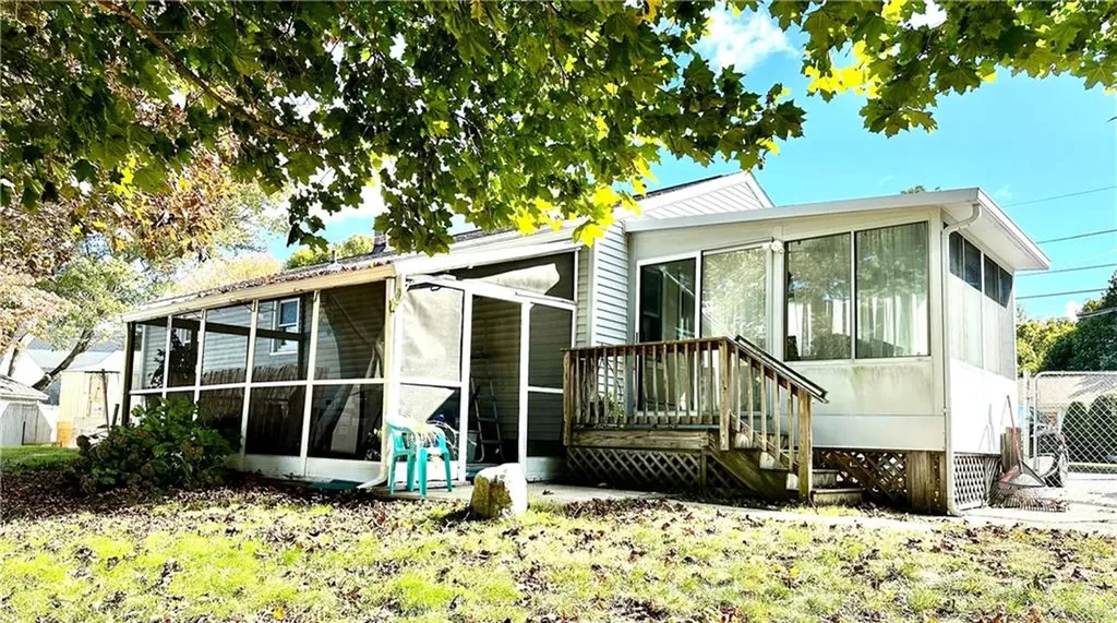 20 Fairgreen Drive West Warwick RI 02893