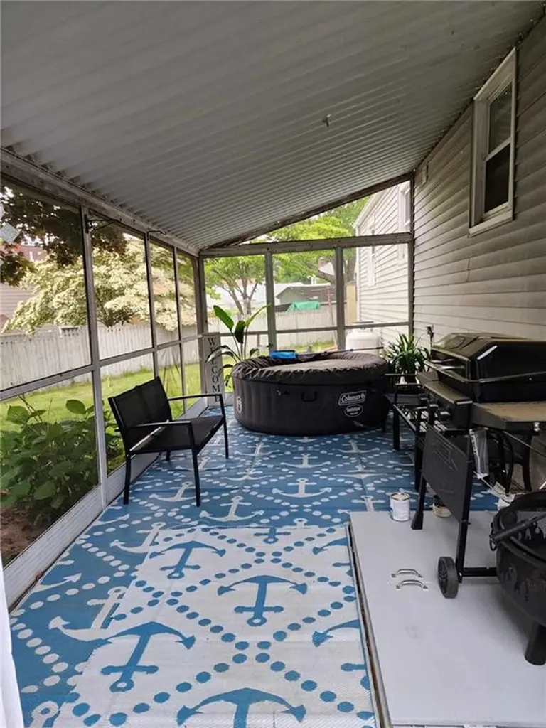 20 Fairgreen Drive West Warwick RI 02893