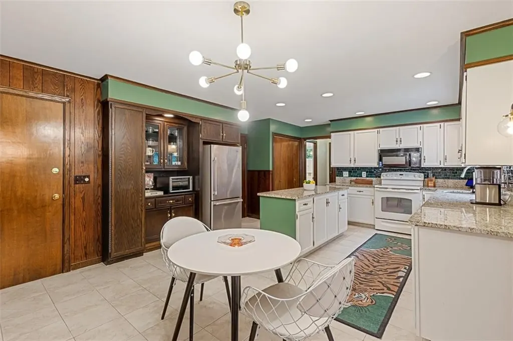 14 John F Kennedy Circle North Providence RI 02904