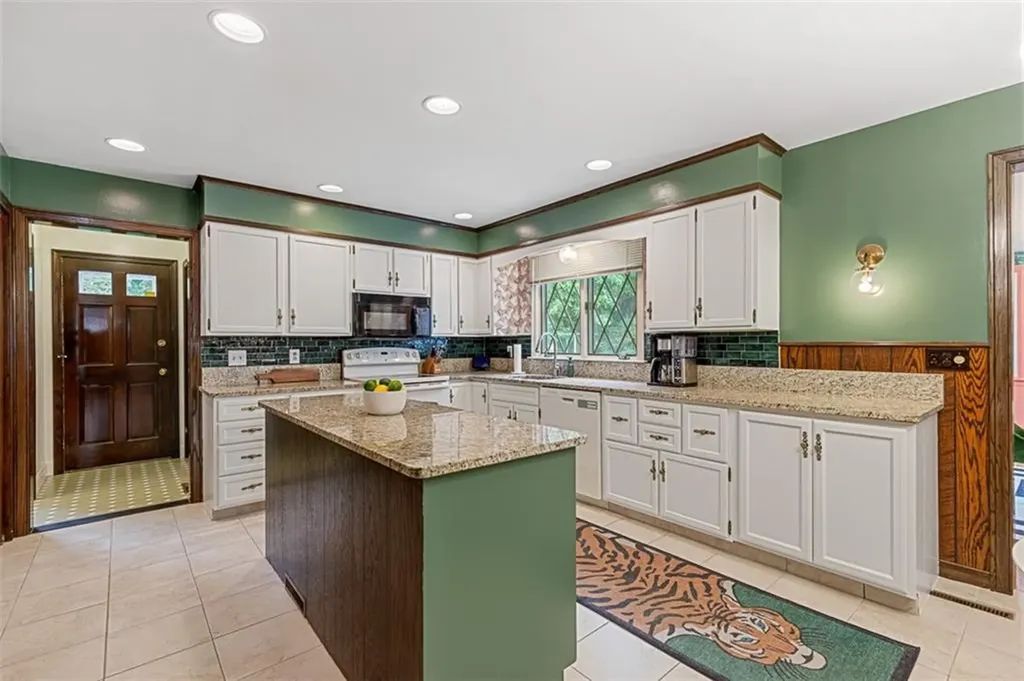 14 John F Kennedy Circle North Providence RI 02904