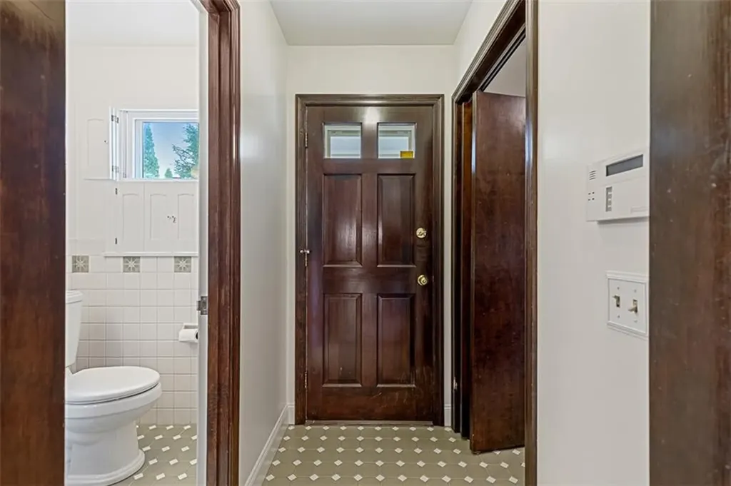 14 John F Kennedy Circle North Providence RI 02904