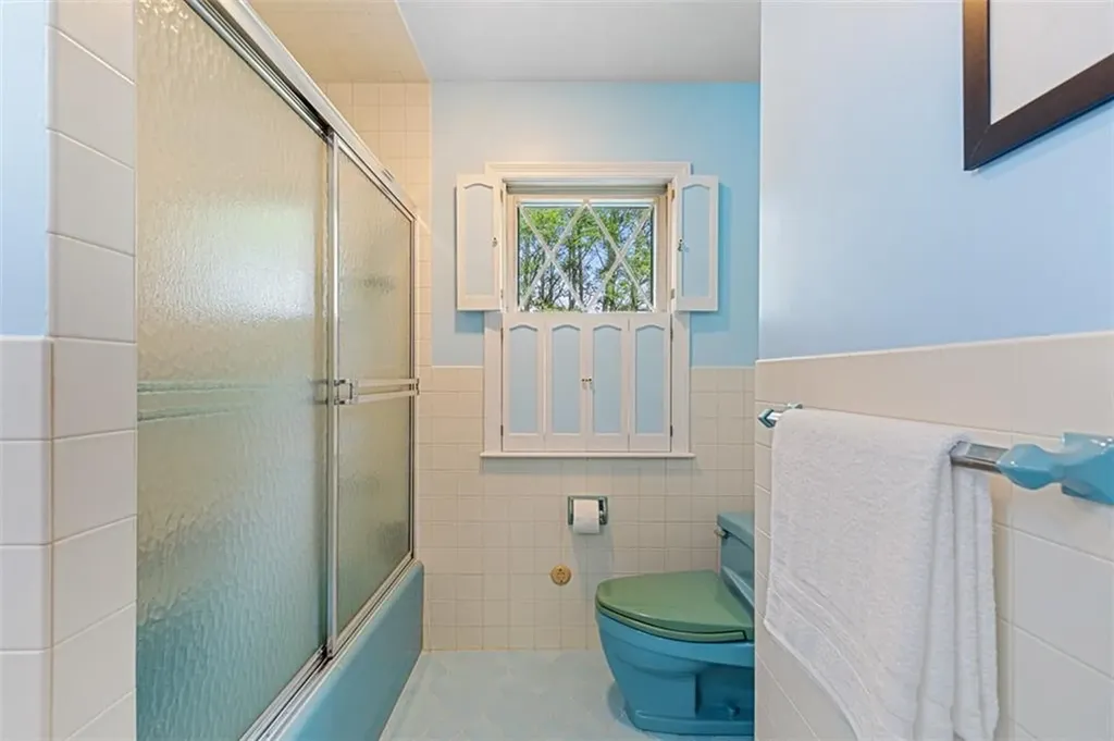 14 John F Kennedy Circle North Providence RI 02904