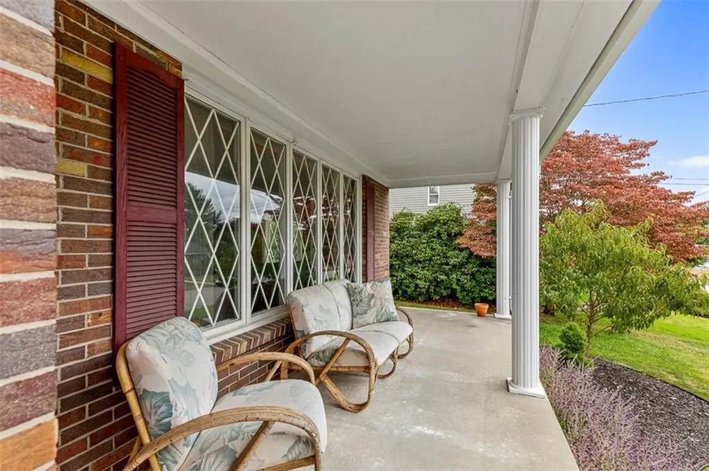 14 John F Kennedy Circle North Providence RI 02904