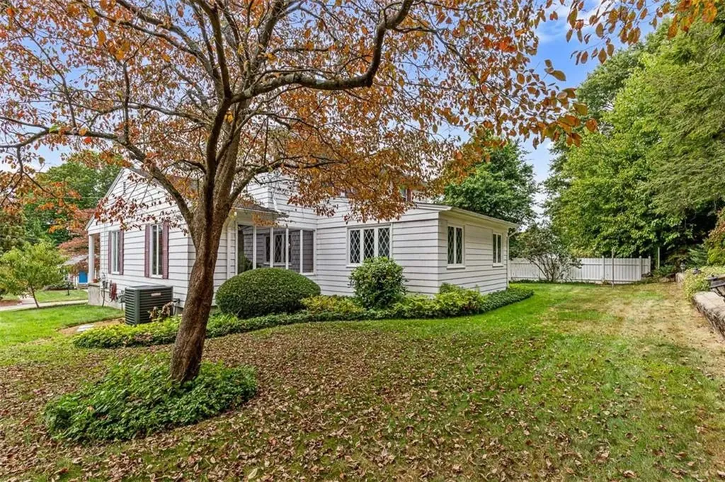 14 John F Kennedy Circle North Providence RI 02904