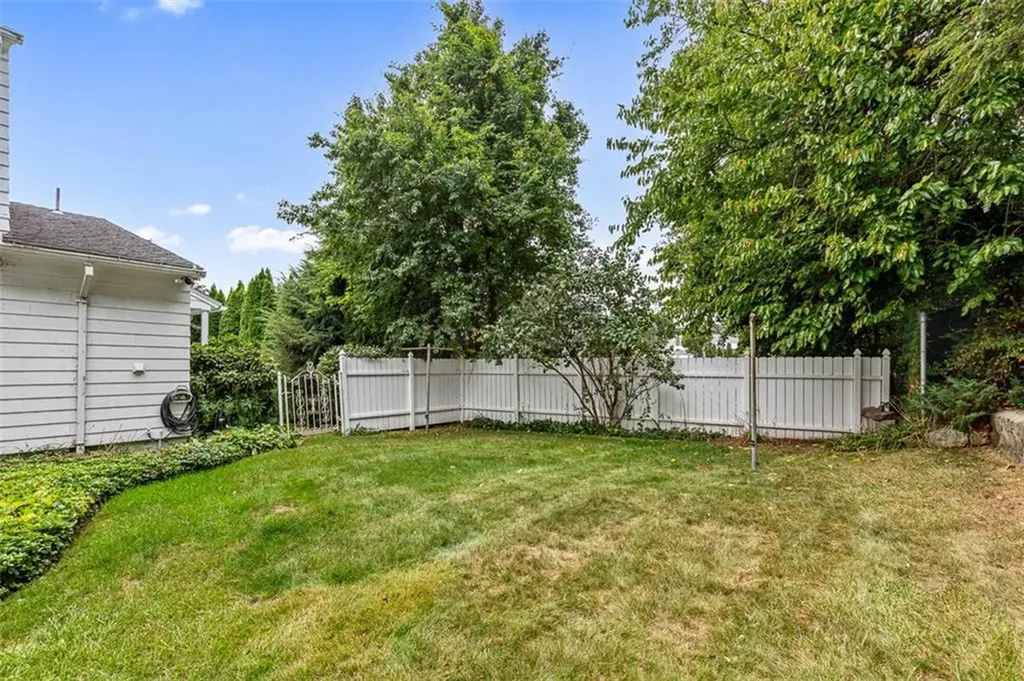 14 John F Kennedy Circle North Providence RI 02904
