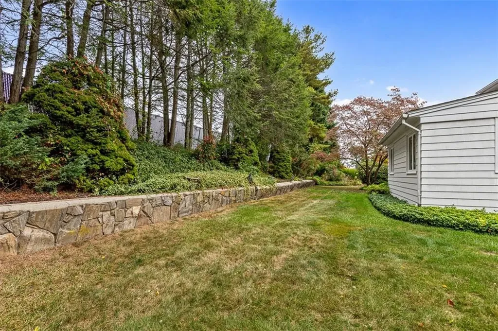 14 John F Kennedy Circle North Providence RI 02904