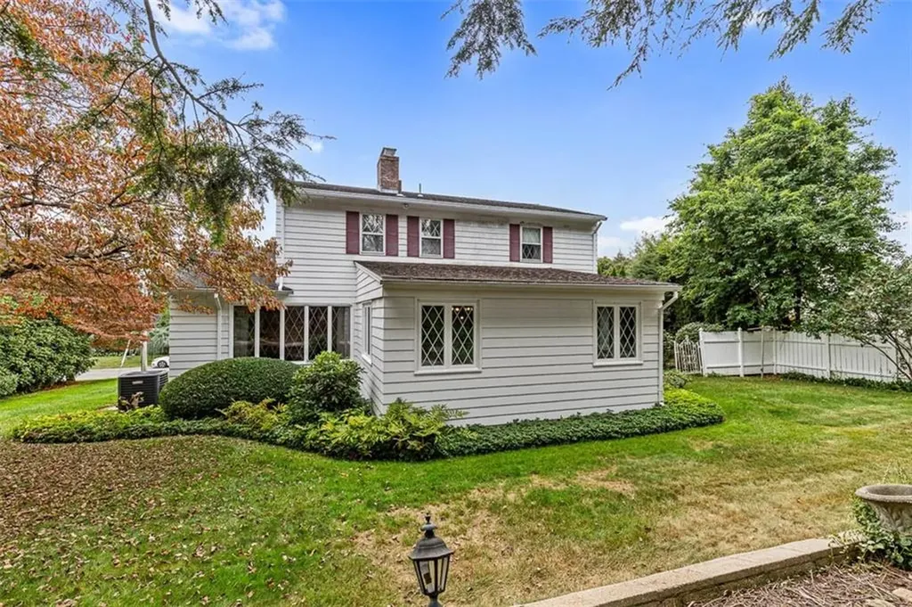 14 John F Kennedy Circle North Providence RI 02904