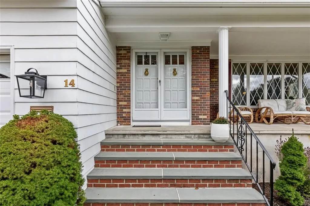 14 John F Kennedy Circle North Providence RI 02904