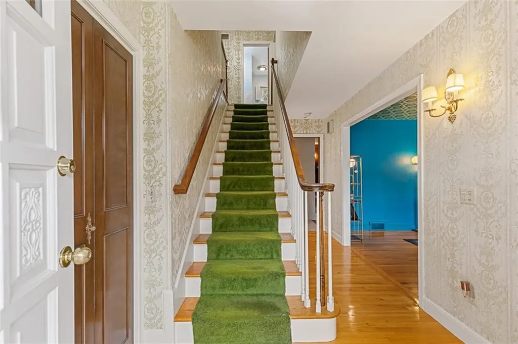 14 John F Kennedy Circle North Providence RI 02904