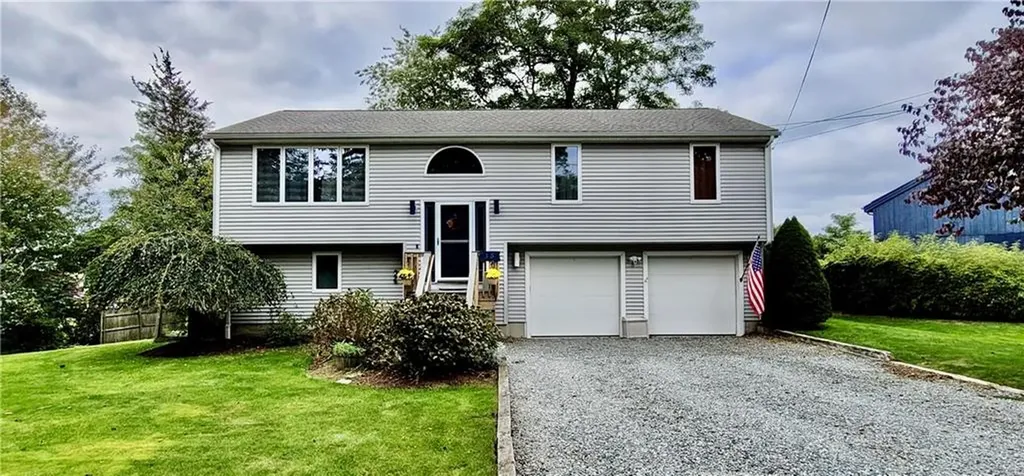 15 Vernon Avenue Bristol RI 02809